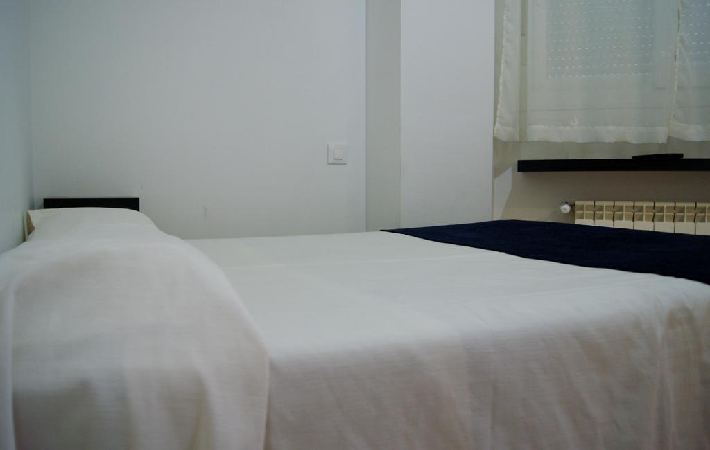 Hostal Dona Isabel Махадахонда Екстериор снимка